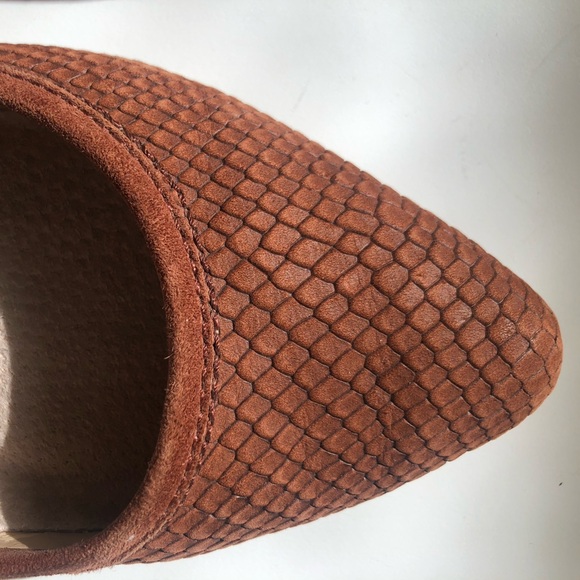 Vince Rust Camuto Snake-Embossed Pointed Toe Flats - Picture 11 of 16